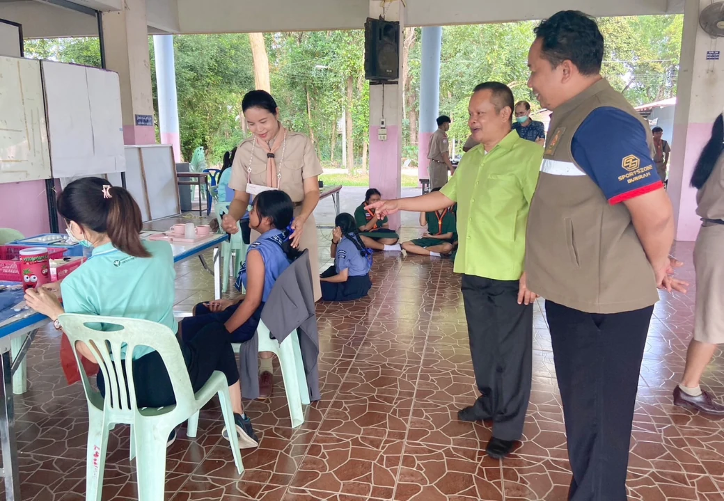 การฉีดวัคซีนป้องกันมะเร็งปากมดลูก ม.1 และ ม.2