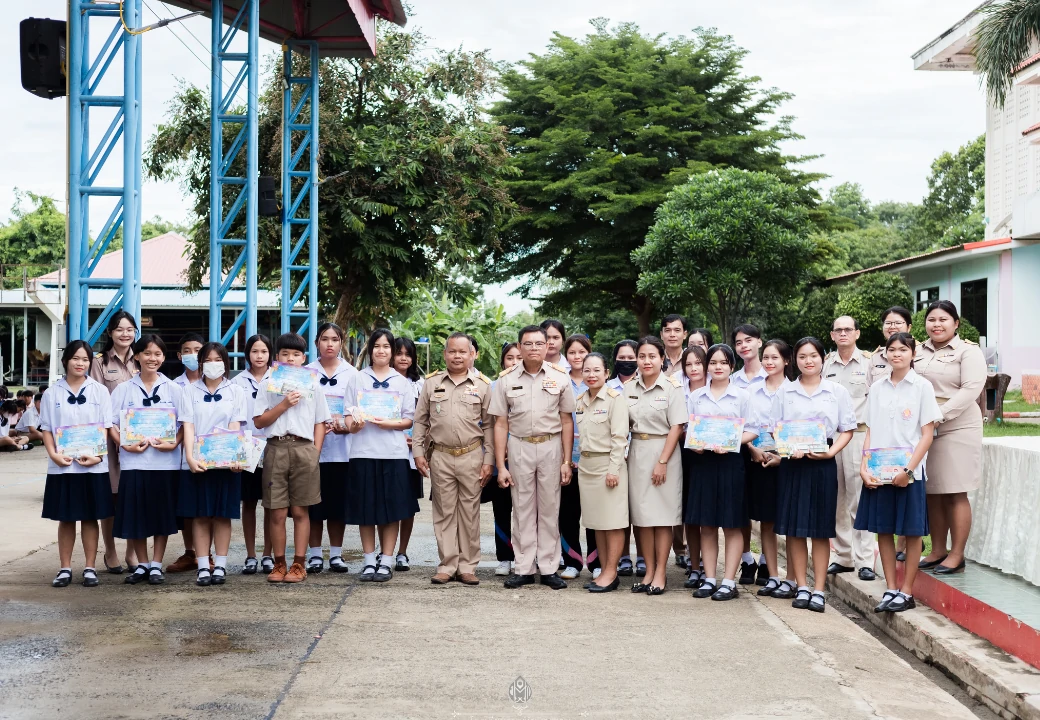 พิธีมอบเกียรติบัตรกิจกรรมวันสุนทรภู่และวันภาษาไทยแห่งชาติ